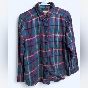 American Eagle Women’s Blue and Pink Flannel Button Up Long Sleeve Shirt